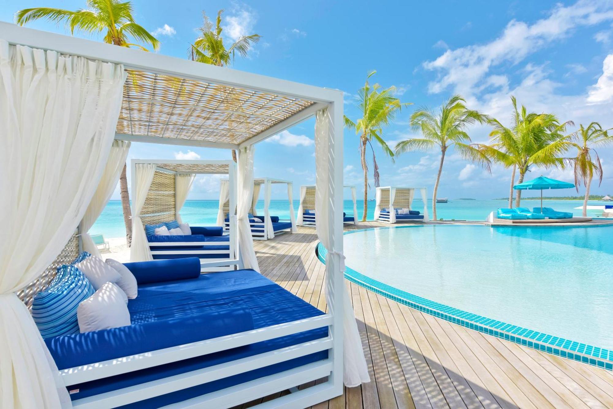 Kandima Maldives Kudahuvadhoo Esterno foto The swimming pool at the resort