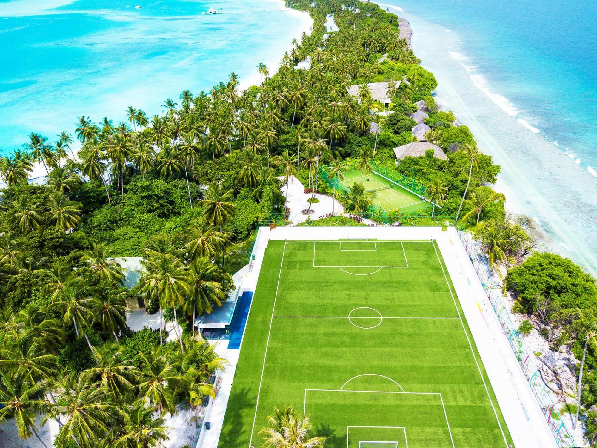 Kandima Maldives Kudahuvadhoo Esterno foto The club's training ground