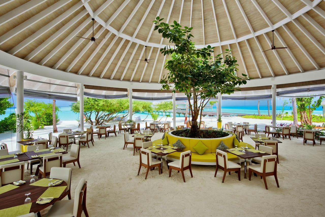 Kandima Maldives Kudahuvadhoo Esterno foto The restaurant at the resort